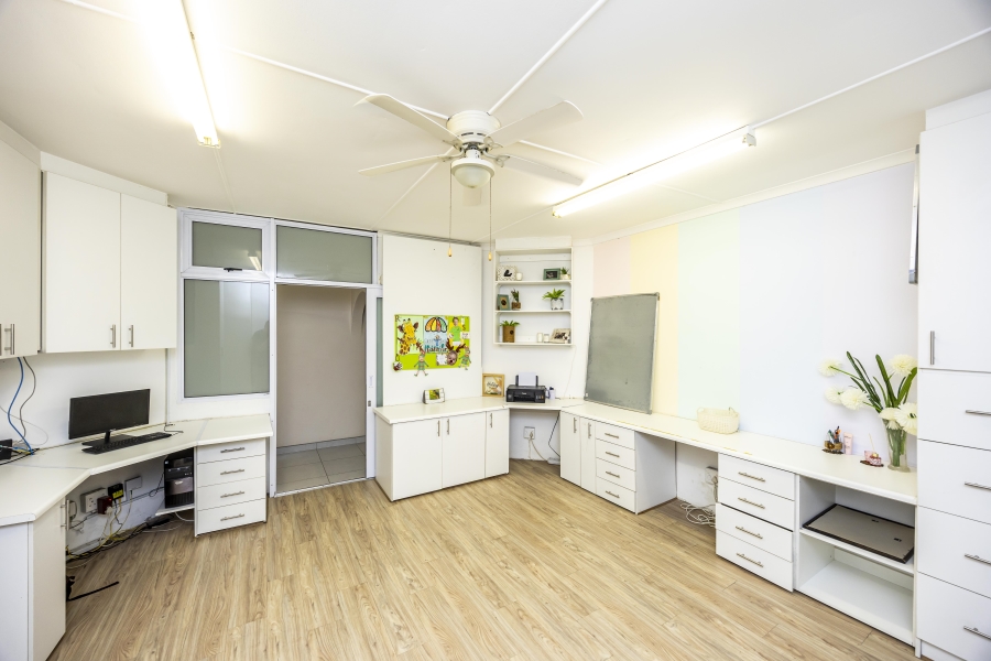 To Let 3 Bedroom Property for Rent in Beacon Bay Eastern Cape